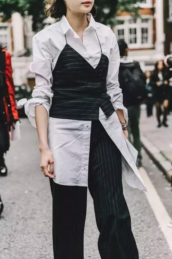 一件衬衫的六种穿搭,1件白衬衫怎么穿出5种风格