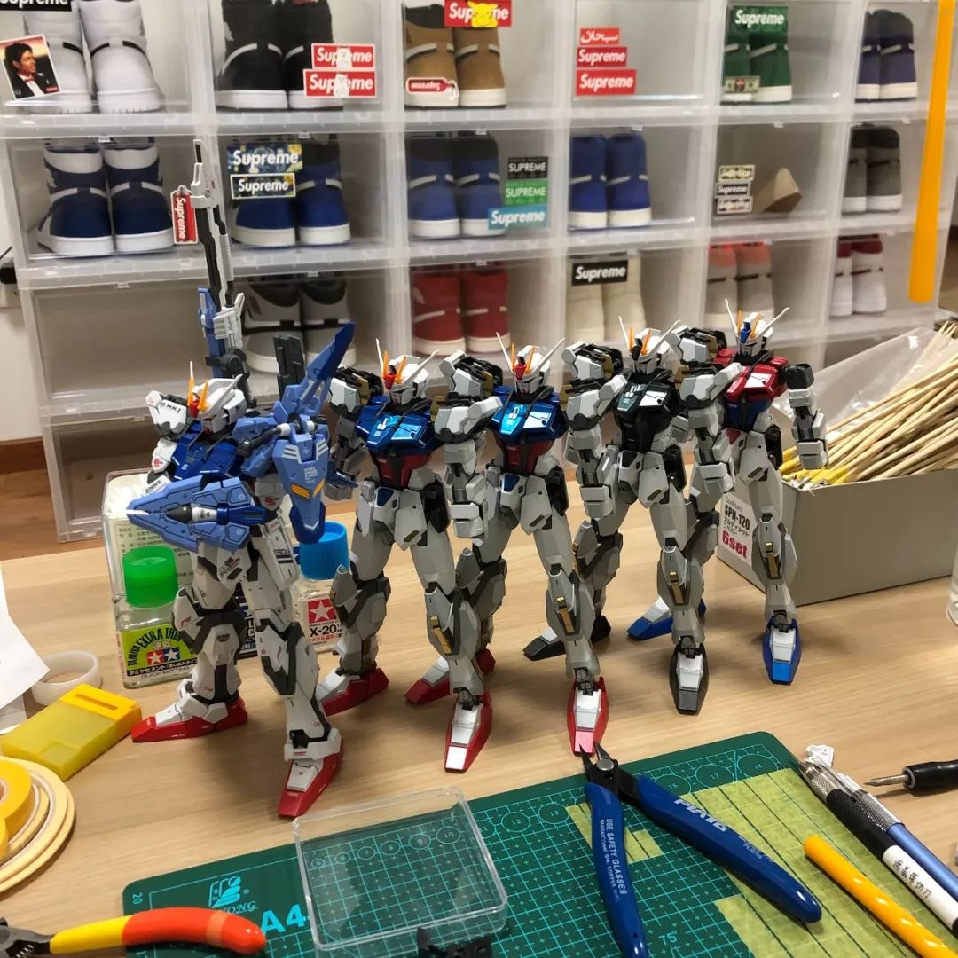 佳作：恐怖的零件数量，龙桃子强袭，四机小队！