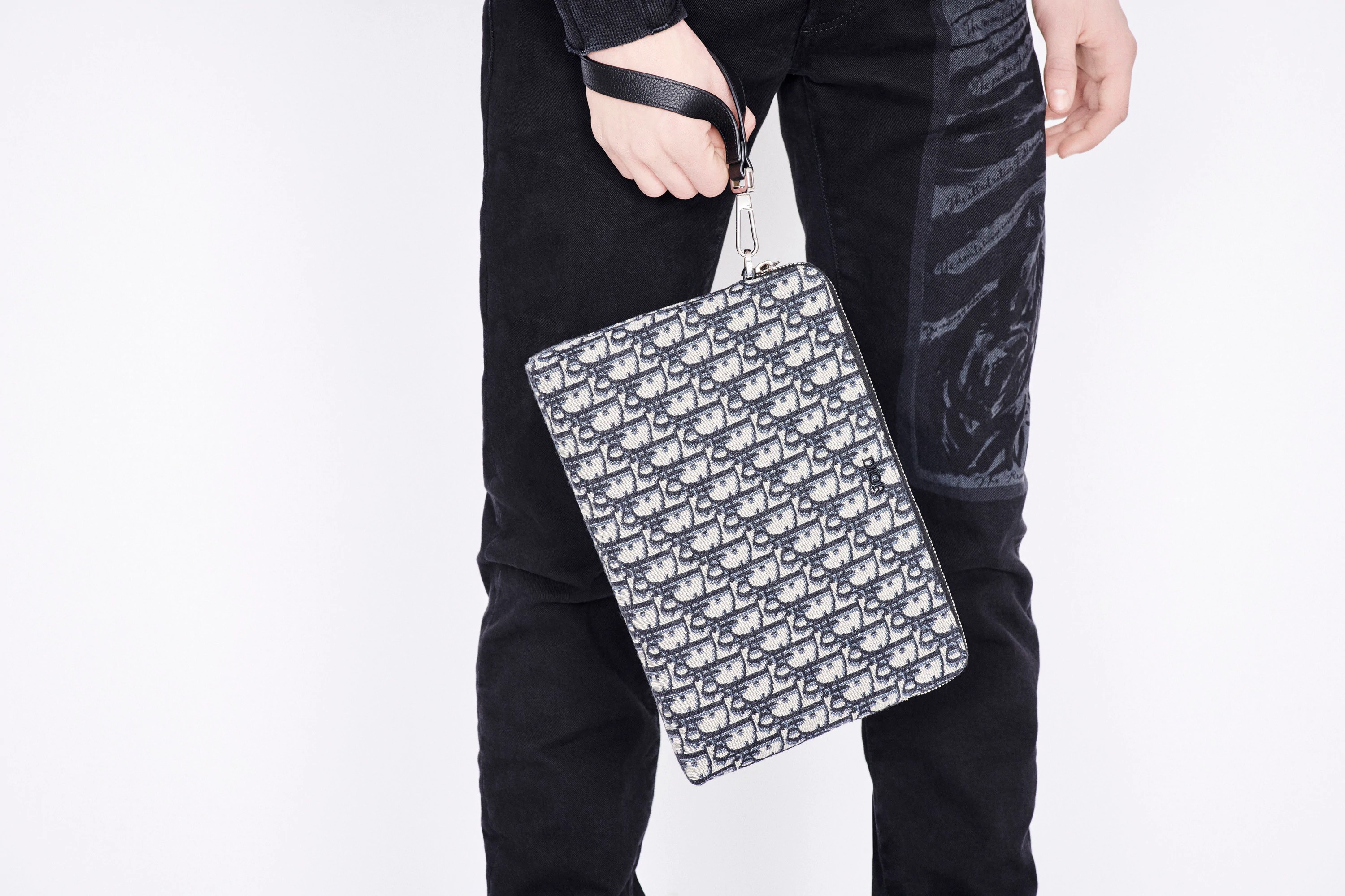 5款型男必备的时尚手拿包,回头率超高