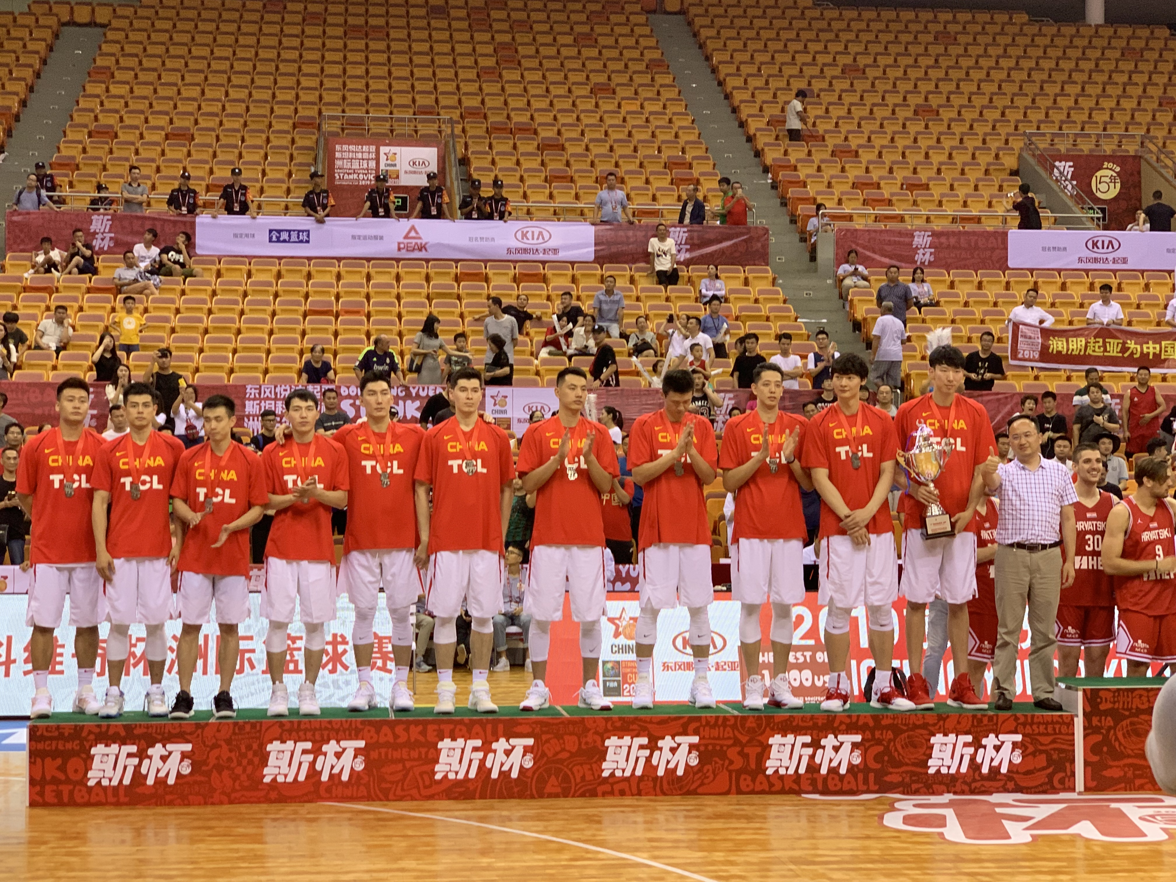 八度合作斯坦科维奇杯东风悦达起亚花式演绎跨界营销