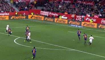 不省心！一场0比2让巴萨再陷绝境，次回合还得靠梅西救主？