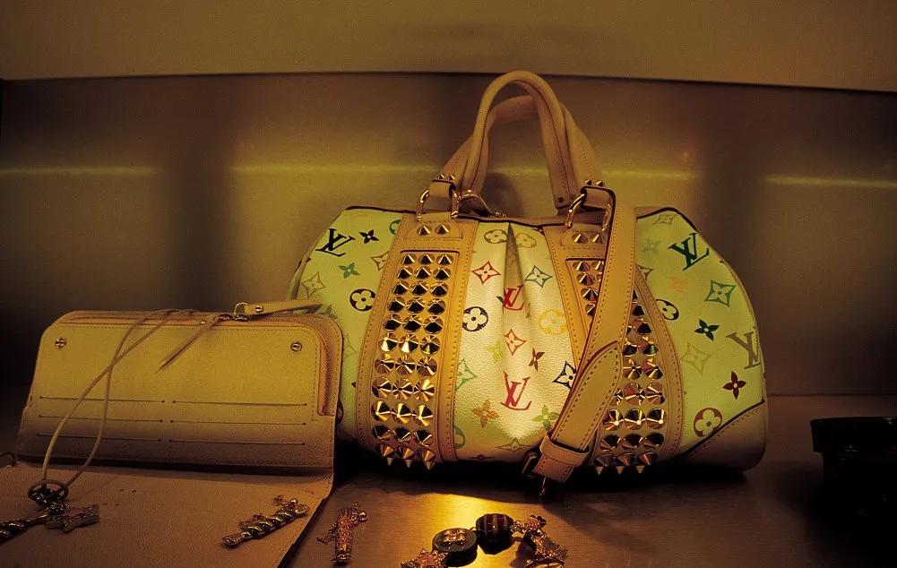 濂緢鍝佸競鍦簆rada,涓彜濂緢prada