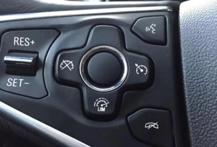 方向盘上的resl是什么功能,方向盘上的cnl是什么意思