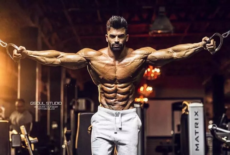 如何从瘦弱变强壮训练教程,强壮男性的训练方法