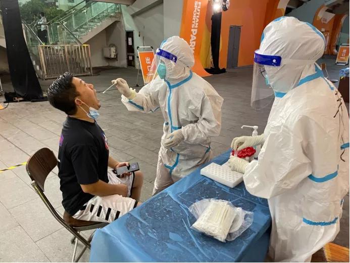 义无反顾守望同行,义无反顾基层护士的抗疫纪实