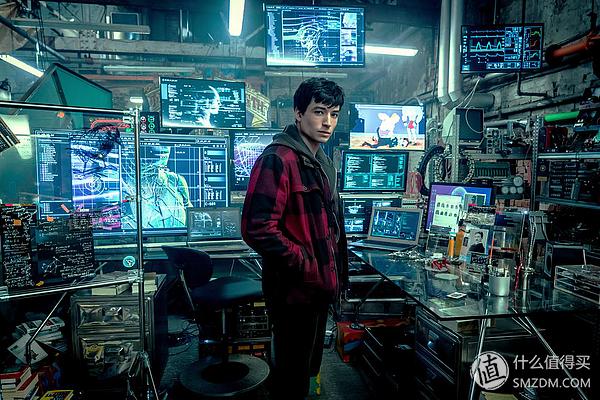 看腻了小鲜肉？《海王》凭肌肉和女神实现口碑逆袭：DC漫改指南