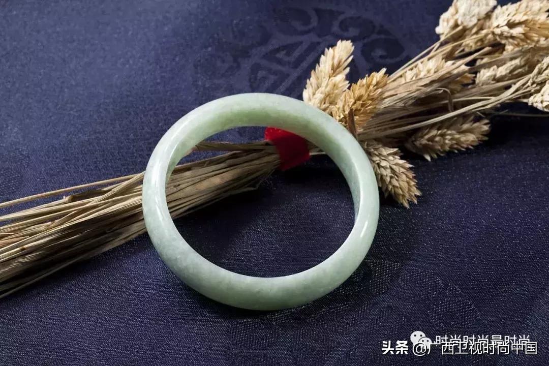 手镯是用石头搞出来的吗,手镯创造灵感