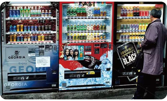 在日本的自助贩卖机里,你能买到全宇宙