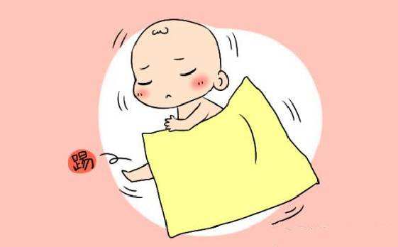 小孩晚上蹬被子是什么原因,小孩夜间频繁蹬被子
