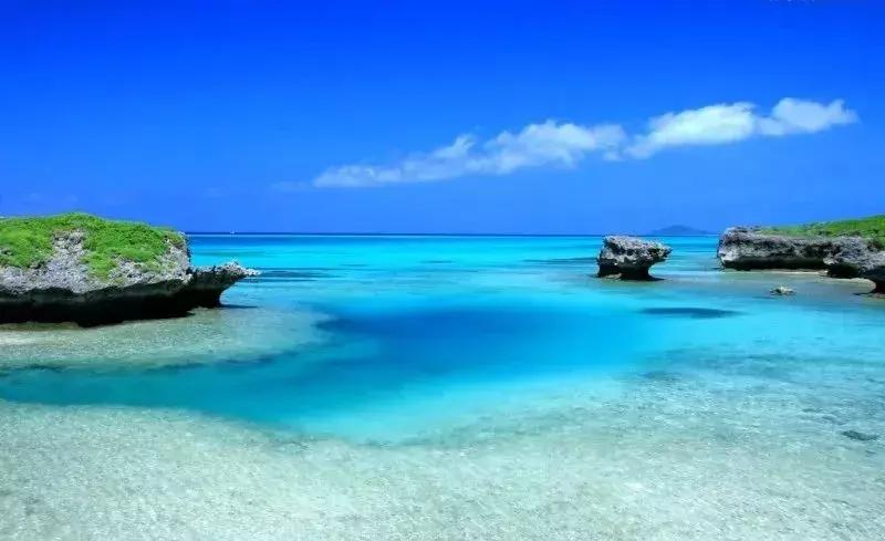 恋恋冲绳丨有一种海水的蓝，叫做“果冻蓝”