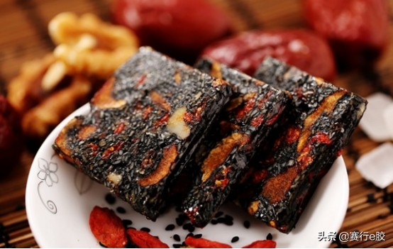 熬制阿胶糕的正确方法,如何熬制阿胶糕的全过程