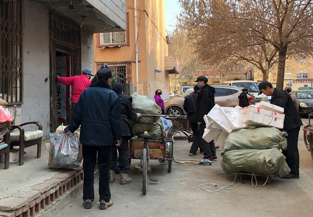 疫情过后看熙熙攘攘的人群,疫情过后去大街上看人来人往