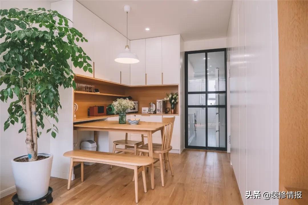 餐厅摆实木餐桌椅，用餐氛围精致情趣，生活过得有仪式！