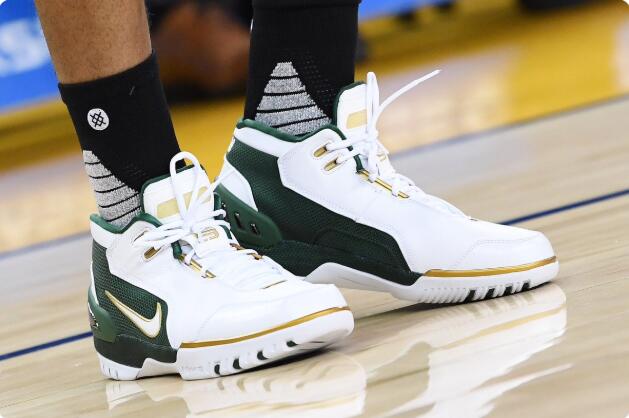 今日球场点评,今日球场球鞋推荐