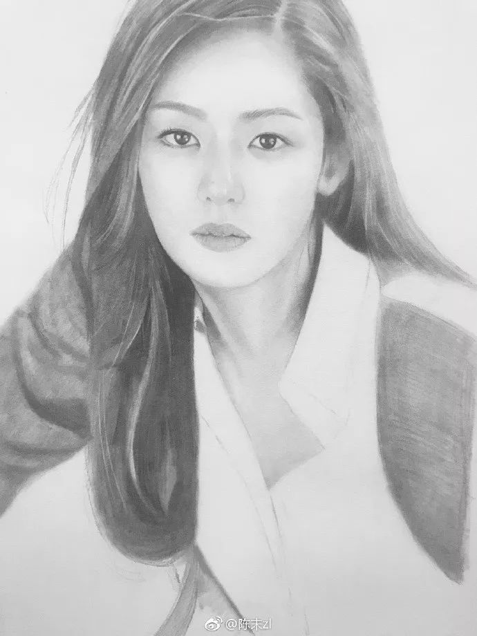 大学没毕业，95后妹纸用一支铅笔就撩到了范冰冰！这...