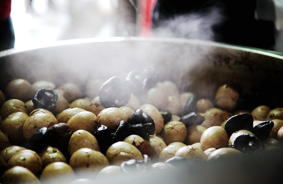 中国人爱喝绿茶，外国人爱喝红茶，背后的故事有些辛酸