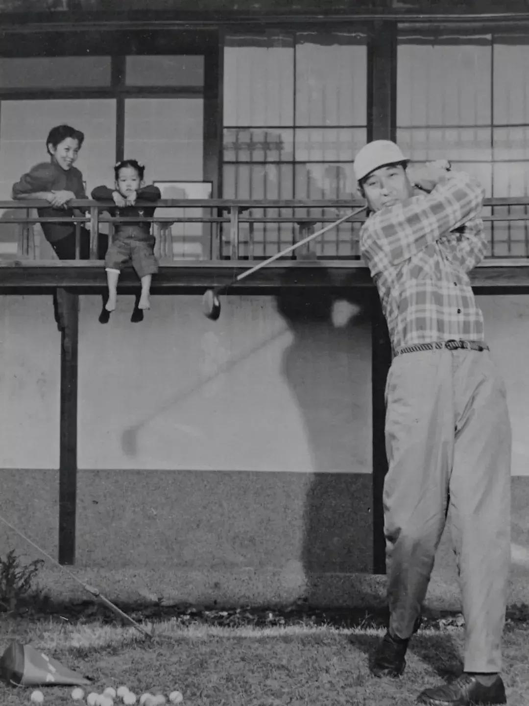 世人说我的爸爸是神，但他就是个普通人