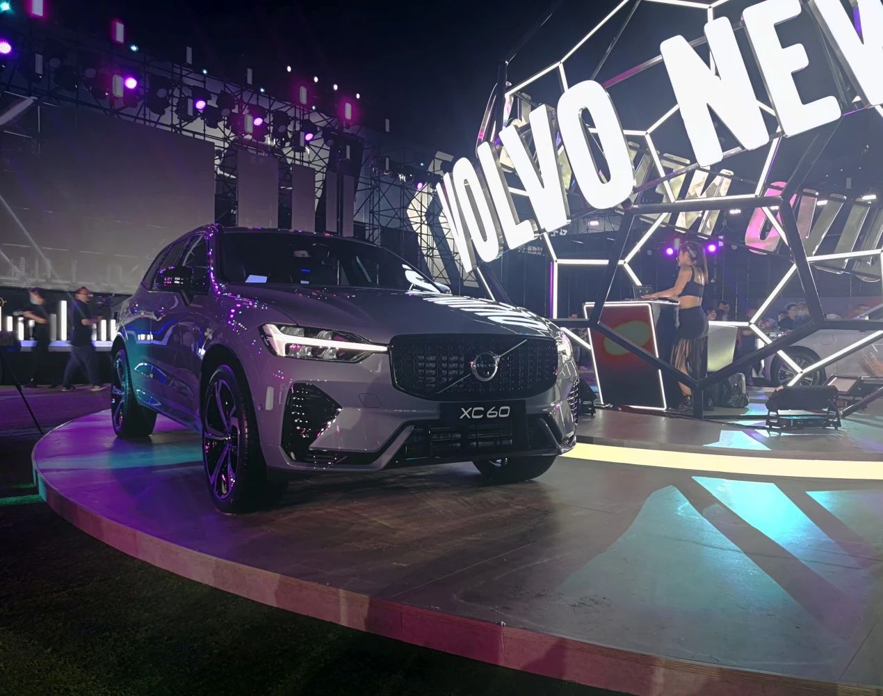 沃尔沃xc60六方位讲解,怎样才能赢下足球比赛