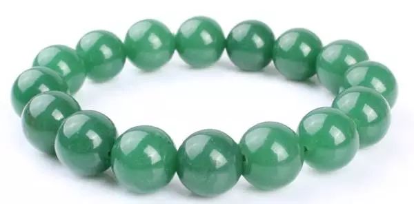 哪些玉越戴越丑,品相一般的玉真的会越戴越好吗