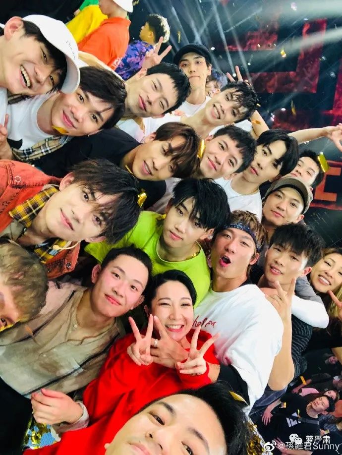 易烊千玺和周冬雨私下关系好吗,易烊千玺和周冬雨关系好吗