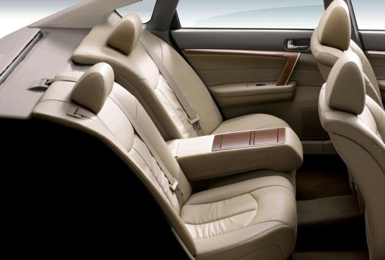 战友家里的老天籁卖我2万多，这个价格亏吗？