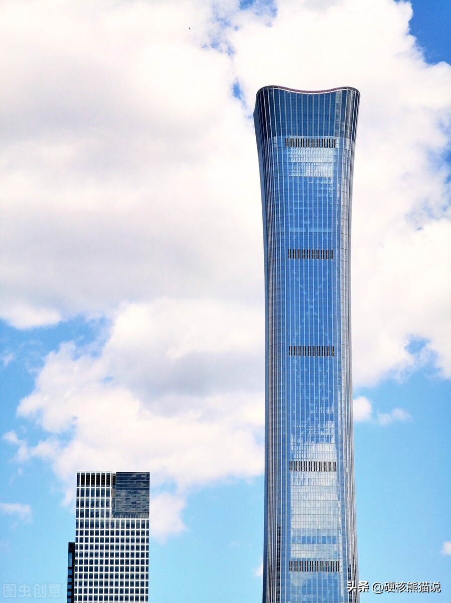 四天盖一层中国首创空中造楼机,中国独创空中造楼机