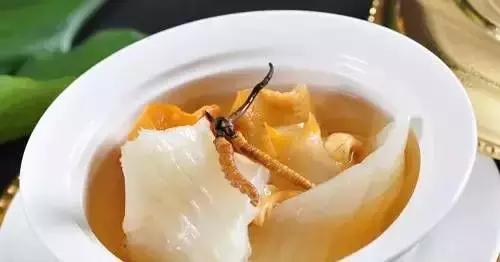 鱼胶炖什么补血增免疫力,鱼胶跟什么一起炖对皮肤最好