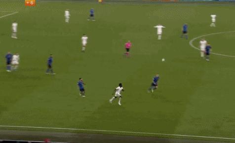 视频裁判靠谱吗,var裁判与主裁冲突