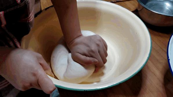 懒人凉皮面糊要注意什么,平底锅凉皮做出来发粘开裂