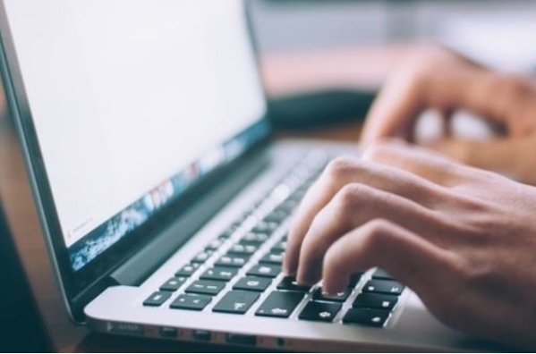 *今条头日**十万粉色能赚多少钱