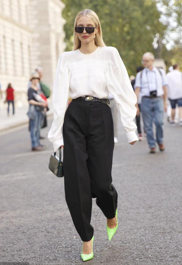 不沾身短袖女雪纺,雪纺上衣穿着舒适透气凉爽又好看