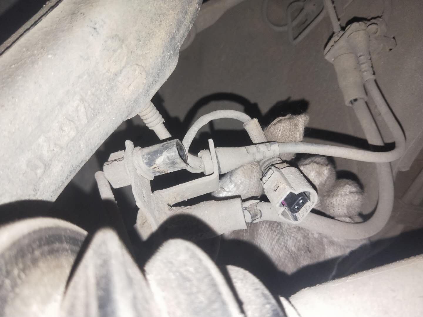 奥迪6缸2.8发动机通病,奥迪2.8v6发动机抖动缺缸