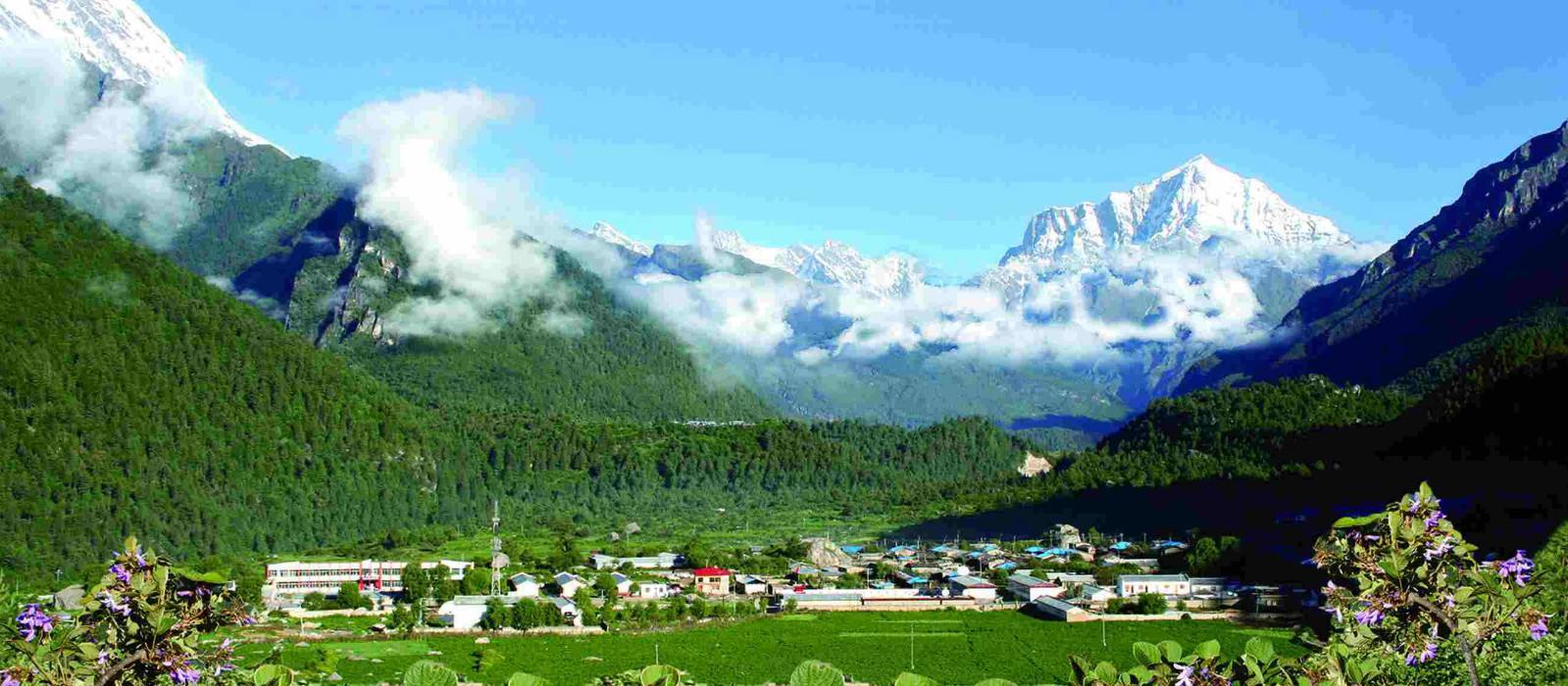 希夏邦马峰旁边是珠峰吗,希夏邦马峰和珠穆朗玛峰