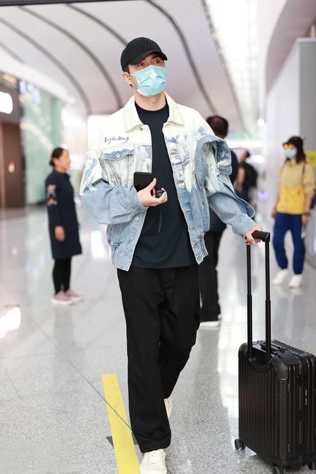 高伟光穿黑皮衣打扮,高伟光穿衣搭配图片