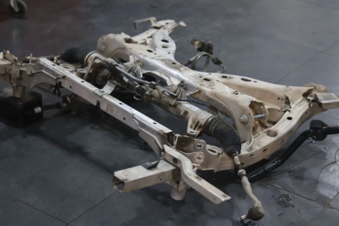 怪兽修车：翻新一辆11年破烂不堪的宝马GT，车况不忍直视