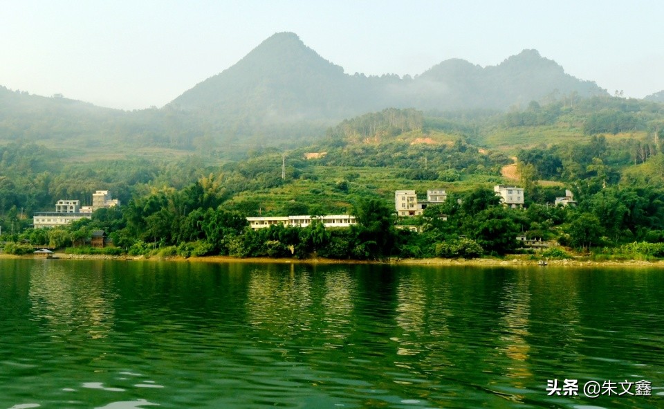 有一种生活叫长寿岛上梦巴马，来一场裸浴景中境如仙