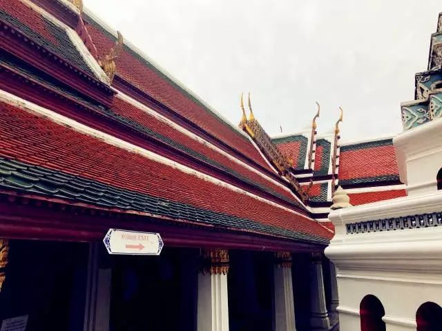 泰国从小就要去寺庙,泰国5泰铢硬币版别