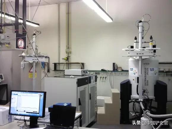德国某大学实验室,大家进来感受一下