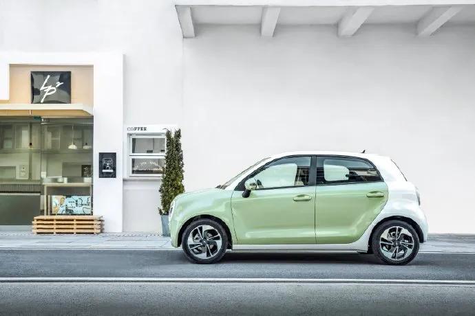 欧拉黑猫与长安奔奔estar哪个好,奔奔estar和欧拉黑猫哪个值得买