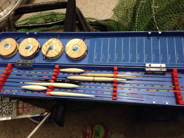 新手钓鱼买渔具避坑 (新手钓鱼买一堆渔具有的用不到)