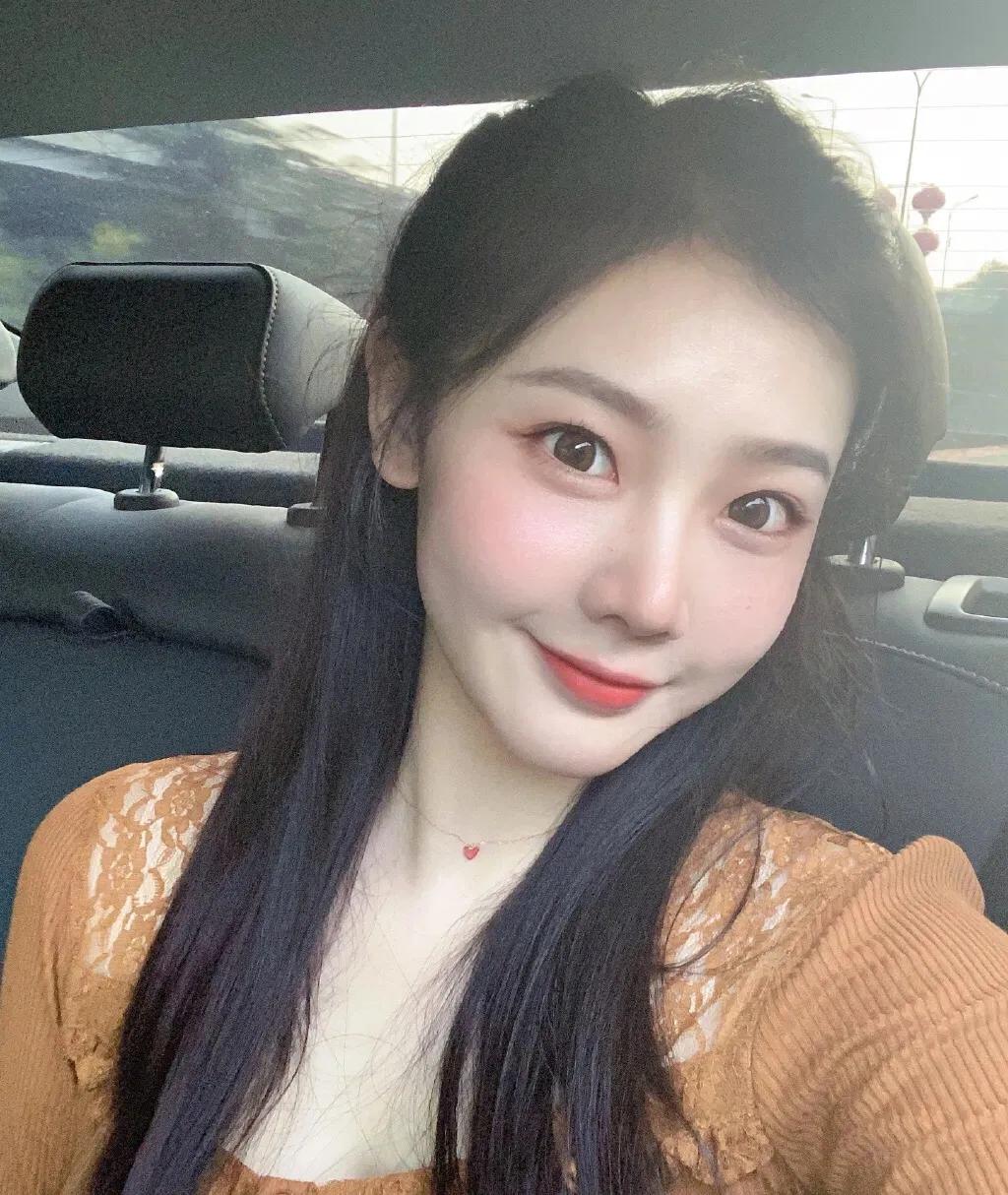 身高177的“蜜桃甜心”,大长腿搭配沙漏身材,好身材需要肌肉