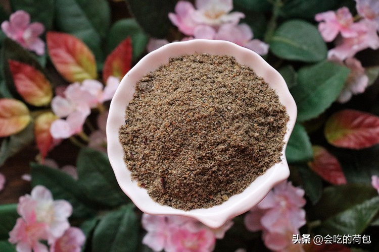 秋天要常吃黑豆，教你1个简单做法，做一次放半年，冲水喝特解馋