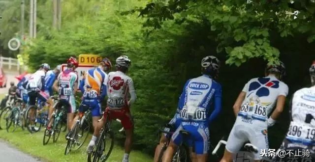 穿骑行服怎么上厕所,穿骑行服如何上厕所