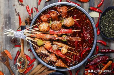 小伙卖串串,郑州街头06年小伙卖串串香