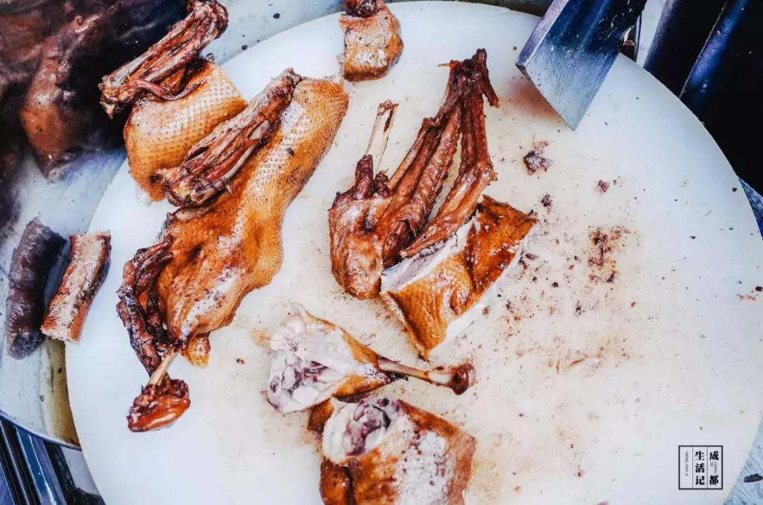 荷花池美食批发市场,荷花池美食街在哪里