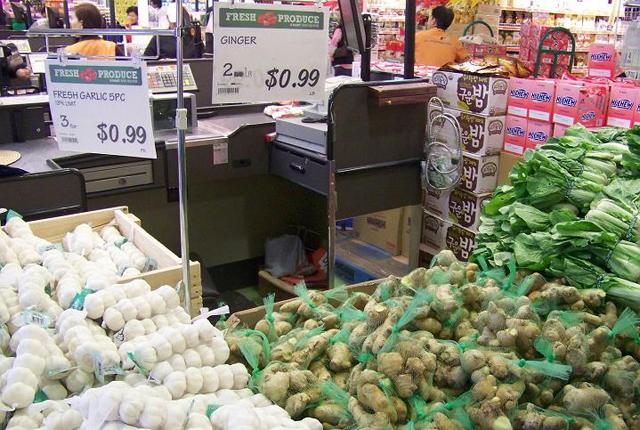 美国物价暴涨会使美元跌下来吗,美国通货膨胀为什么美元还在升值