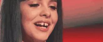 草莓籽在牙缝里为什么会发芽,草莓籽卡牙缝