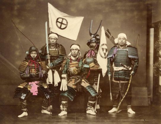 日本武士刀和日本武士盔甲,日本武士盔甲和武士刀