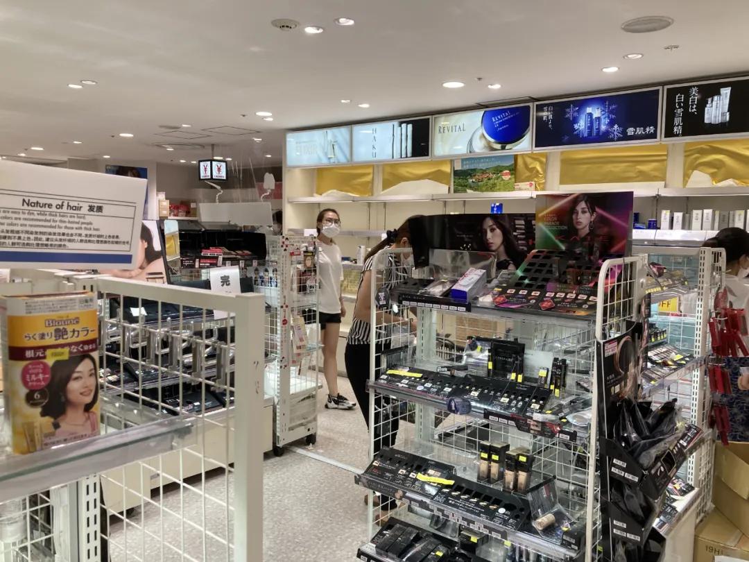 日本坑人的免税店,日本最大连锁免税店关闭一半门店