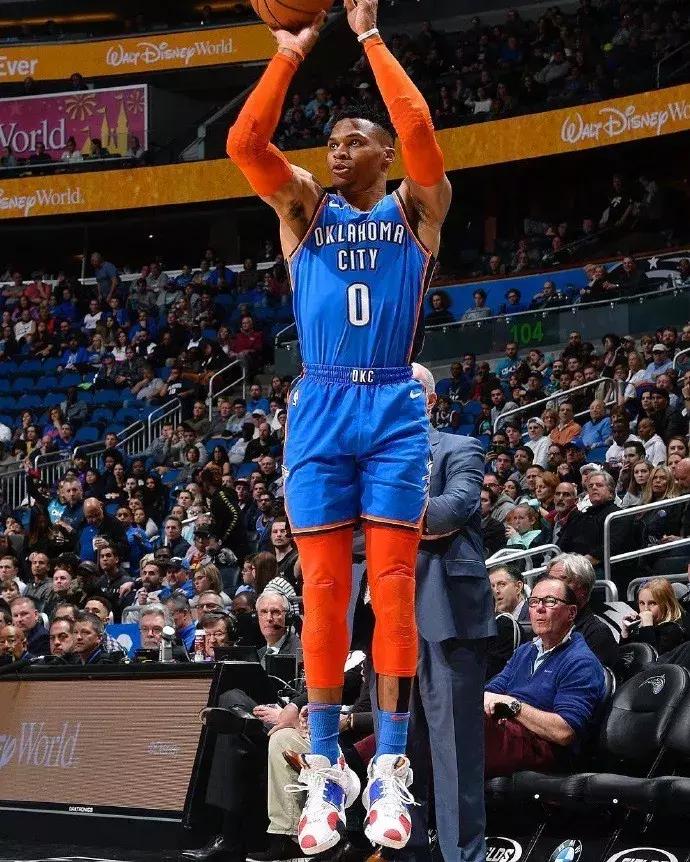 nba季后赛塔克上脚,nba今日上脚球鞋西蒙斯